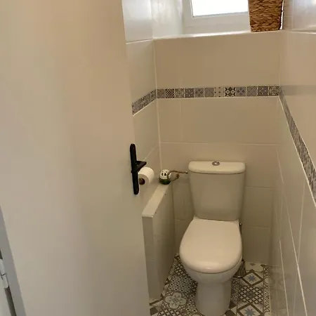 « la Sakalava » Vue Panoramique Faron טולון