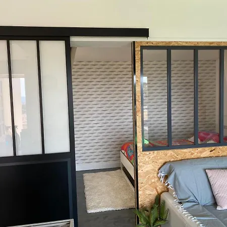 « la Sakalava » Vue Panoramique Faron טולון