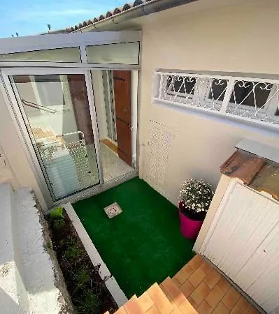 « la Sakalava » Vue Panoramique Faron * טולון