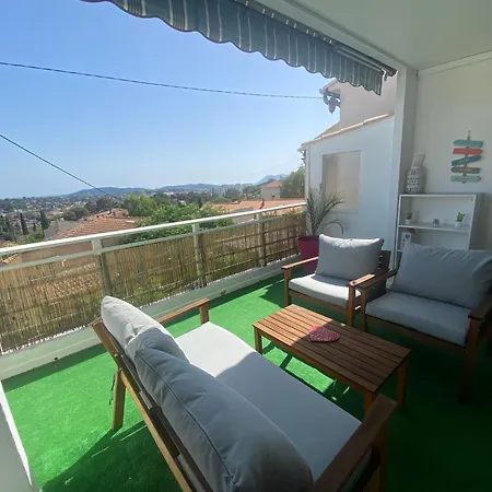 « la Sakalava » Vue Panoramique Faron טולון