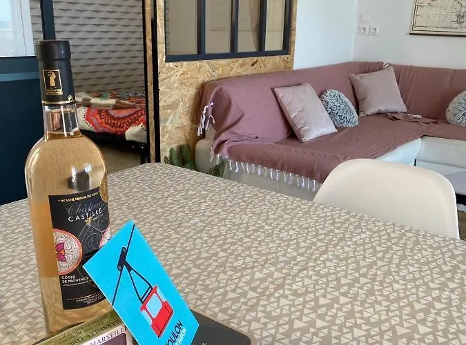 « la Sakalava » Vue Panoramique Faron Nyaraló Toulon