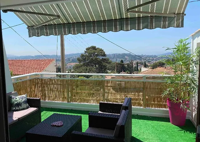 « la Sakalava » Vue Panoramique Faron