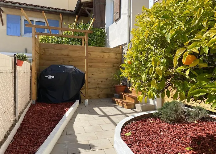 « la Sakalava » Vue Panoramique Faron Nyaraló *